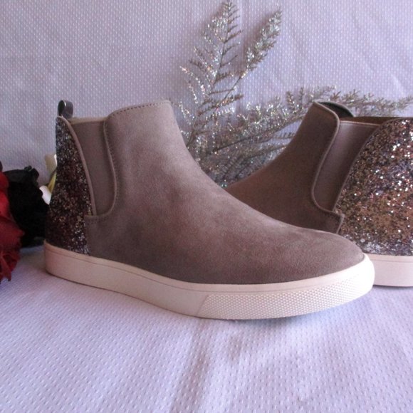 SO NOAH PEWTER SNEAKERS BIG GIRLS SIZE 5  - WOMENS 7 - Picture 8 of 15